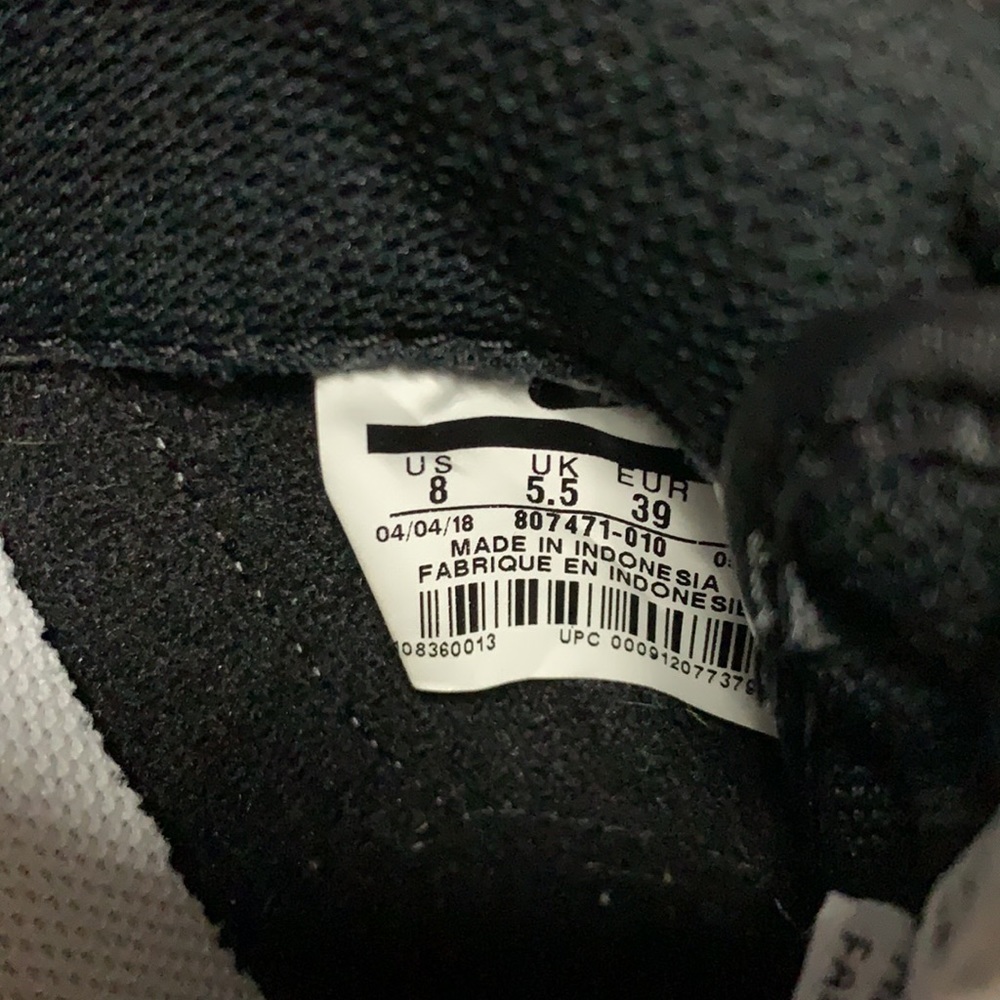 Nike shoes - Picture 5 of 5